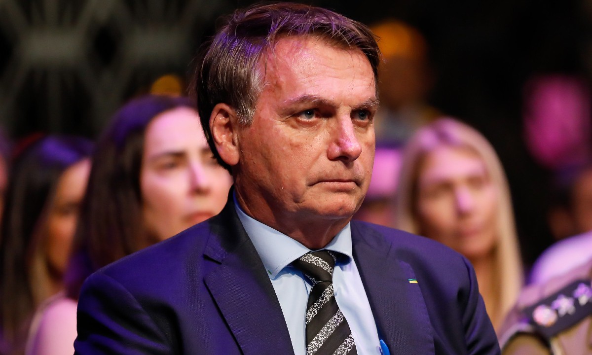Bolsonaro avalia mandar reforma administrativa com veto à filiação partidária
